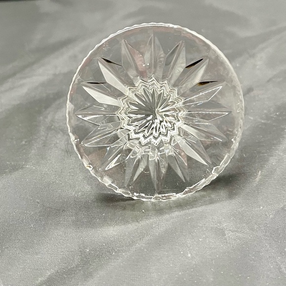 Vintage Crystal Stopper With Ornate Cut Design 2.5 Inch High - Picture 8 of 8